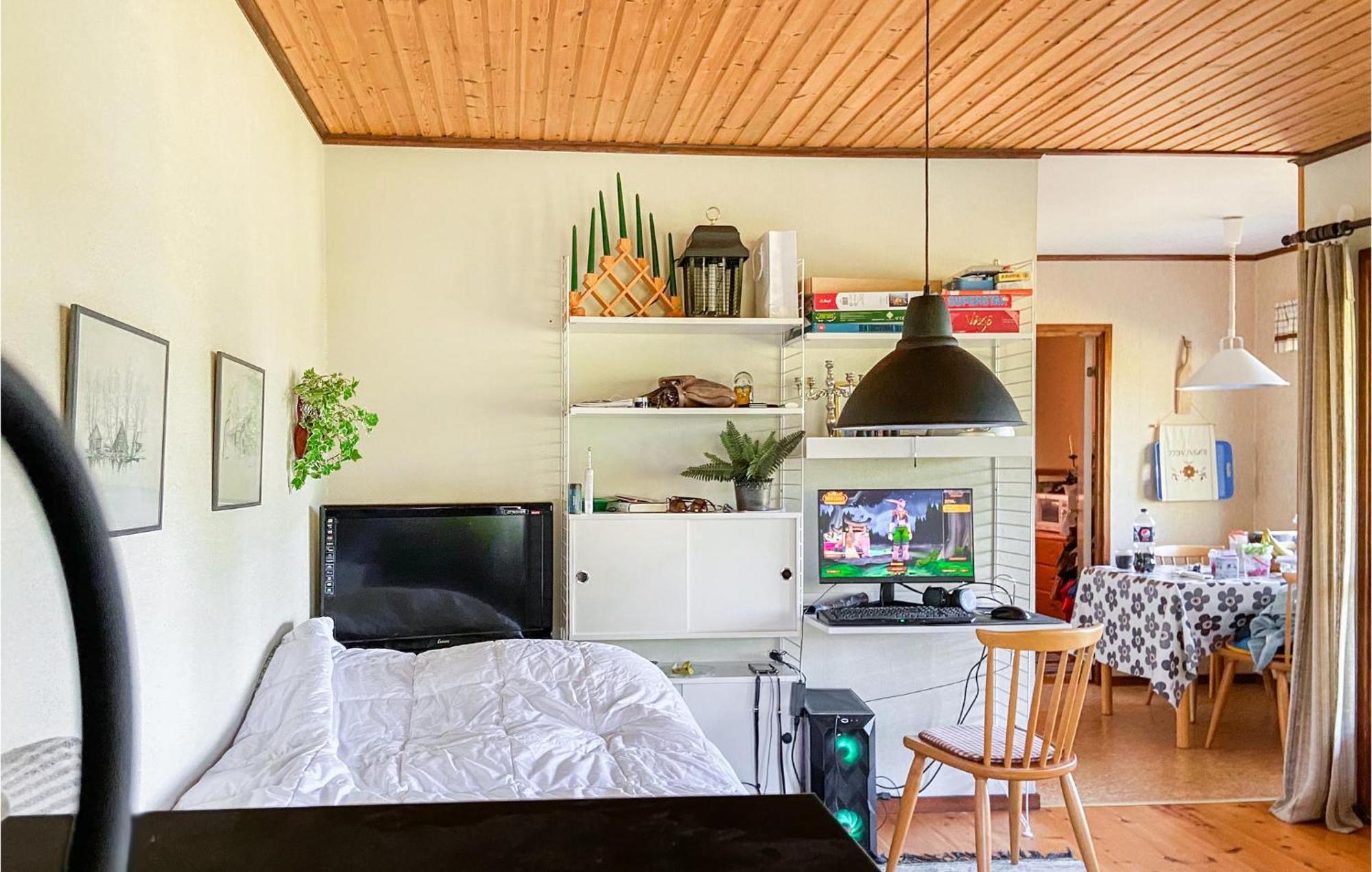 Awesome Home In Lenhovda With Wifi 외부 사진