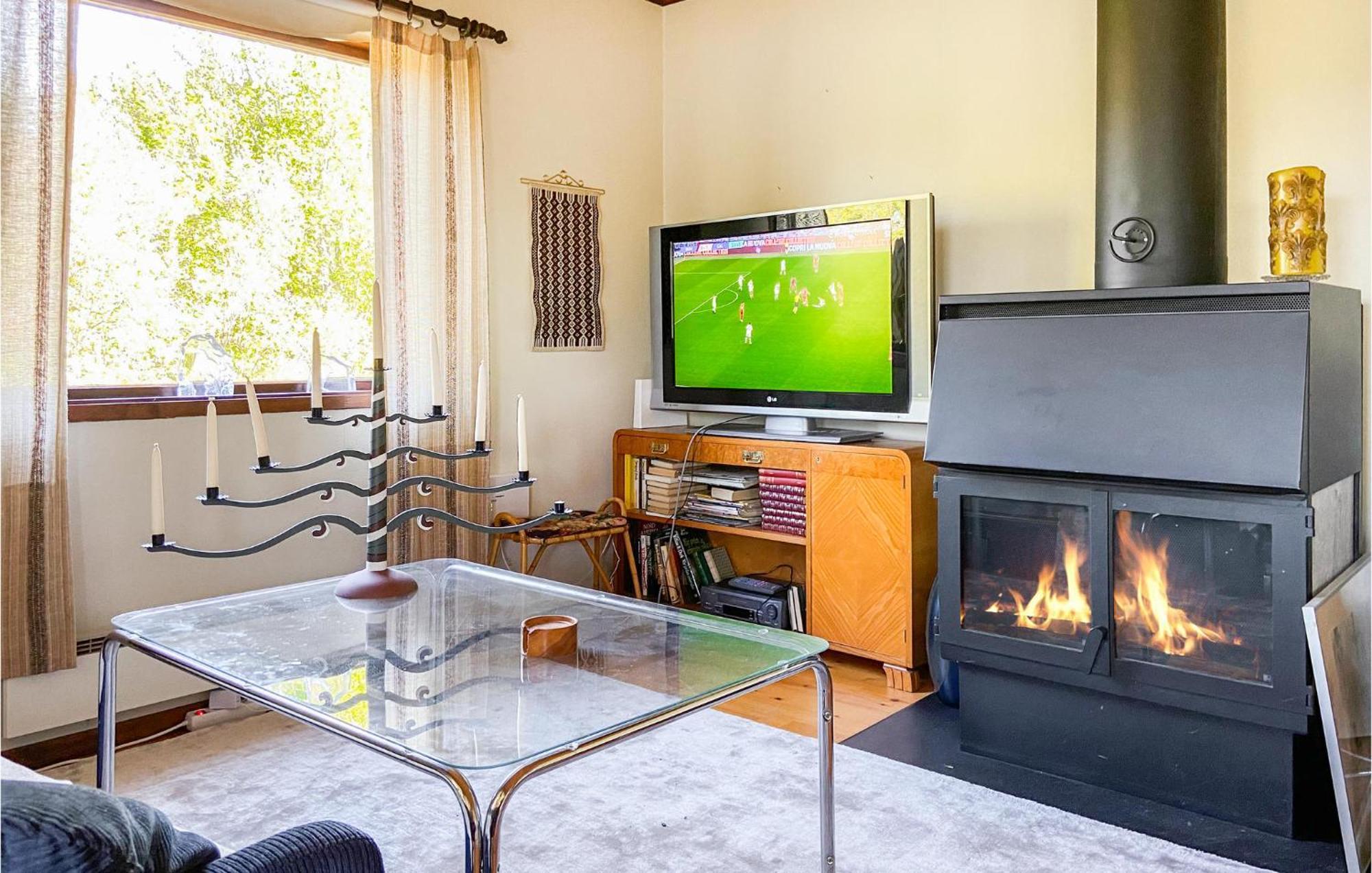Awesome Home In Lenhovda With Wifi 외부 사진